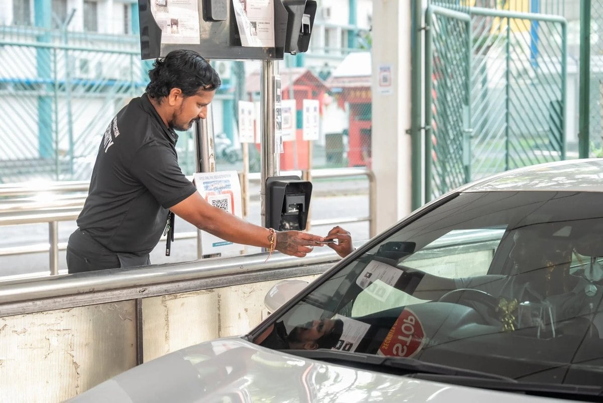 Applied Protection officer at a vehicle access point